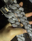 jumbo cuban link 30mm gold miami chain necklace hip hop artist celebrities jewelry jewelers diamonds solid white gold