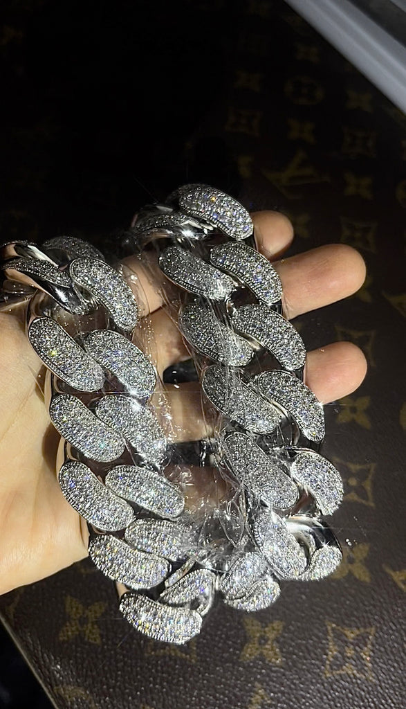 jumbo cuban link 30mm gold miami chain necklace hip hop artist celebrities jewelry jewelers diamonds solid white gold