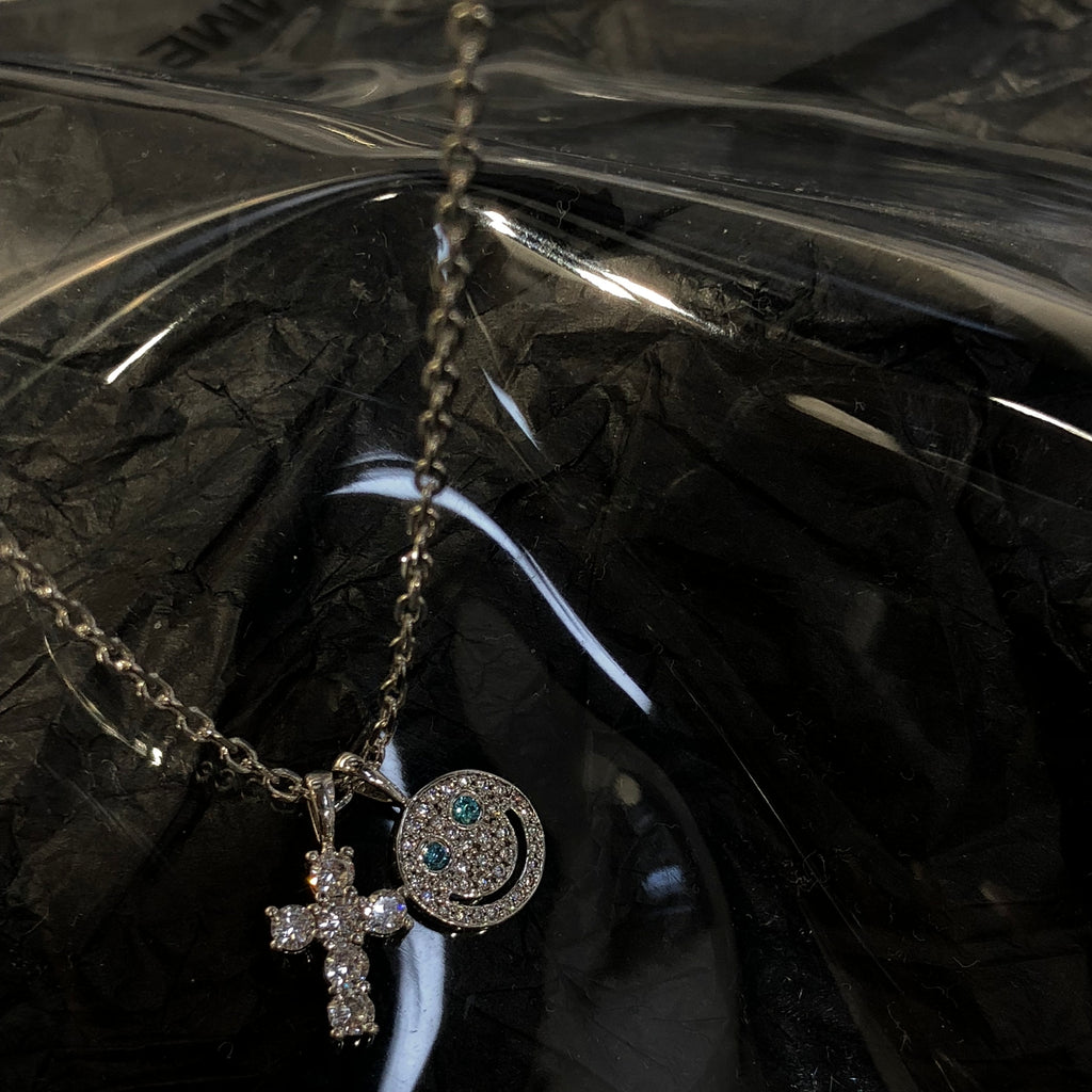 eyefunny smiling face thunder pendant necklace chain diamond jbalvin kim jones clot virgil offwhite