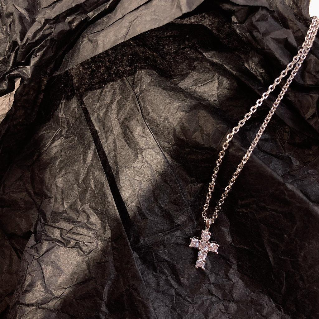 eyefunny smiling face thunder pendant necklace chain diamond jbalvin kim jones clot virgil offwhite