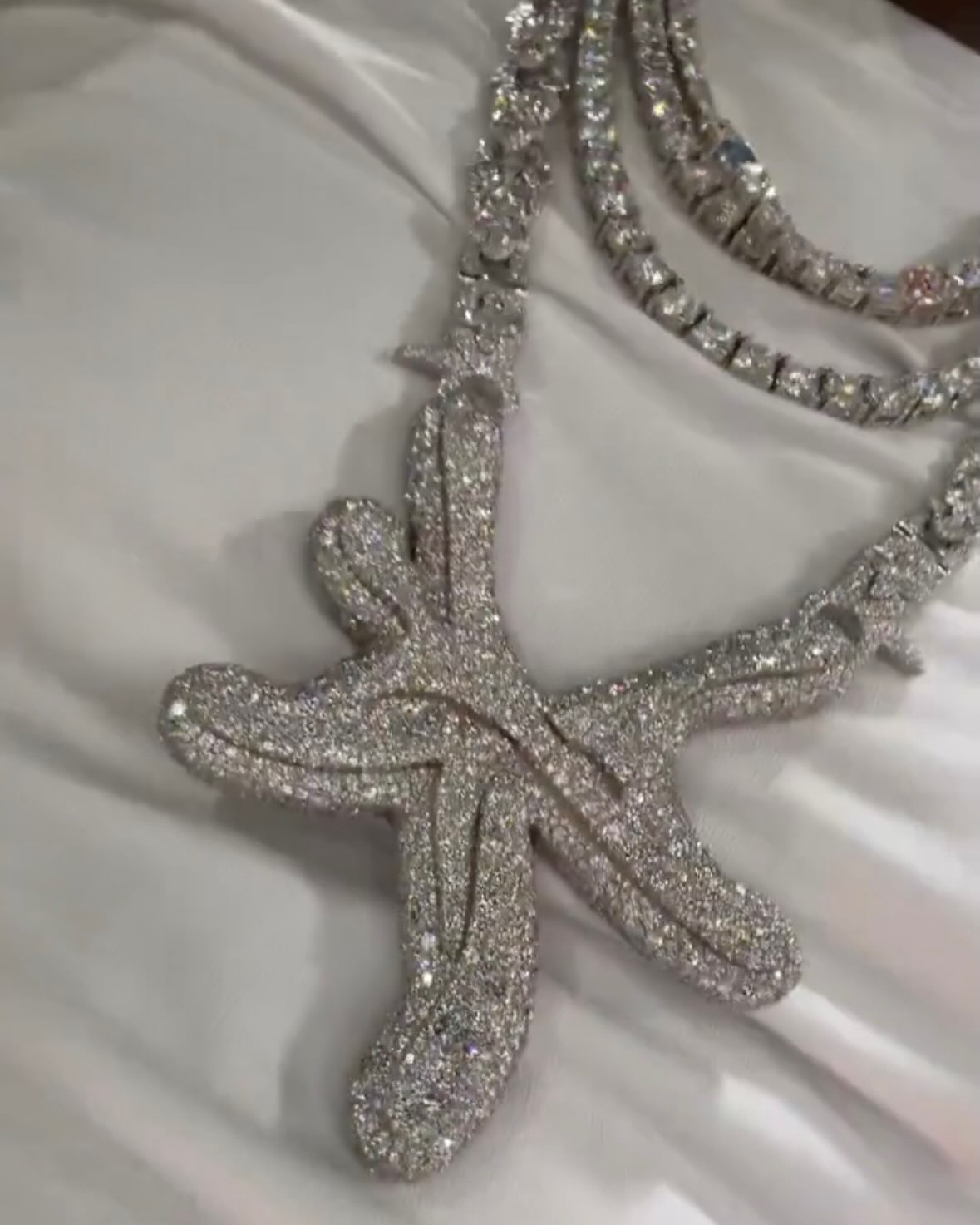 Lil Baby rockin a new YSL chain from Young Thug