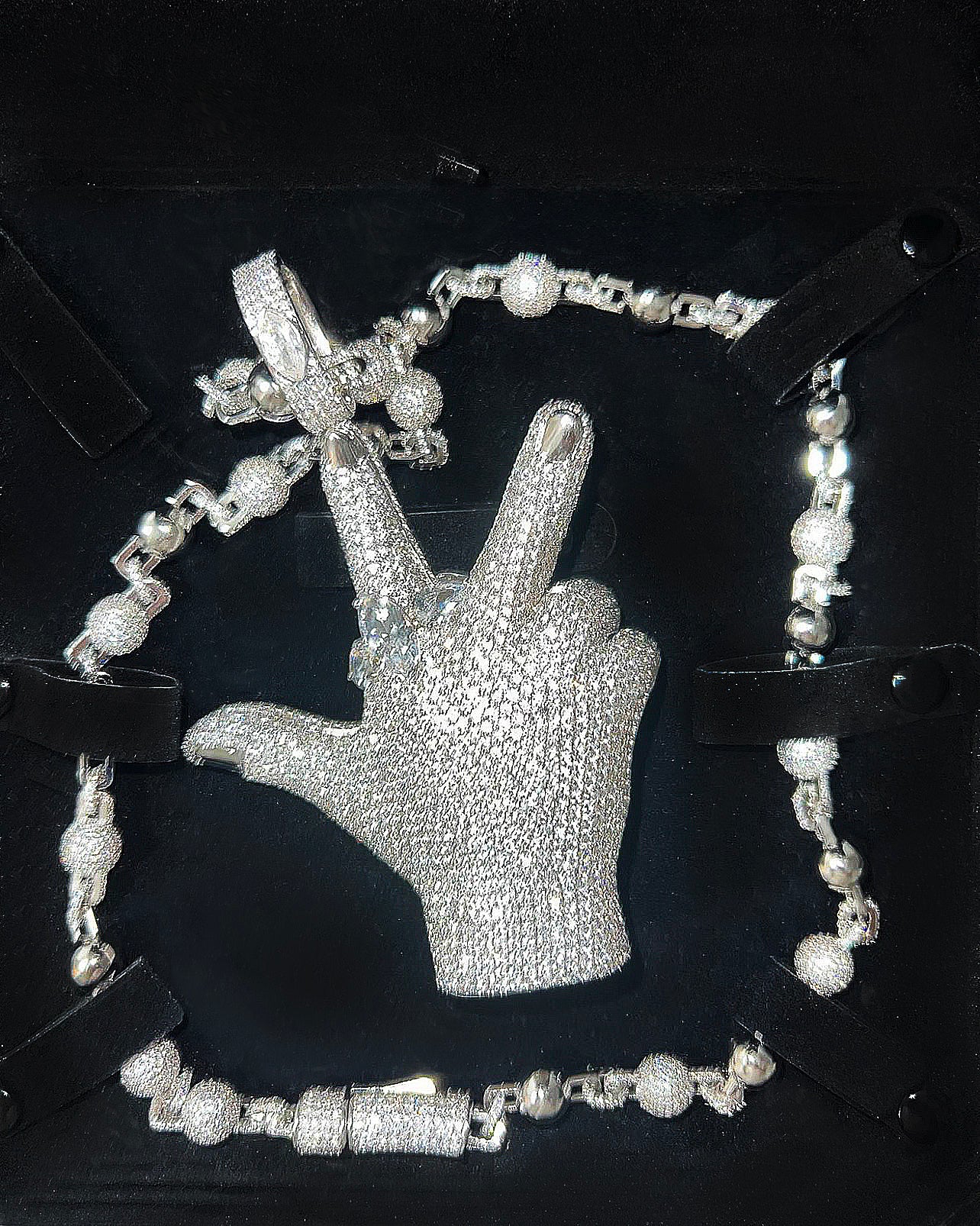 Playboi Carti YVL chain, Kai Cenat YVL pendant, Young Vamp Life jewelry, iced out hand sign necklace, hip hop diamond pendant, 90mm hip hop chain, street wear mens jewelry, VVS replica rap chains.
