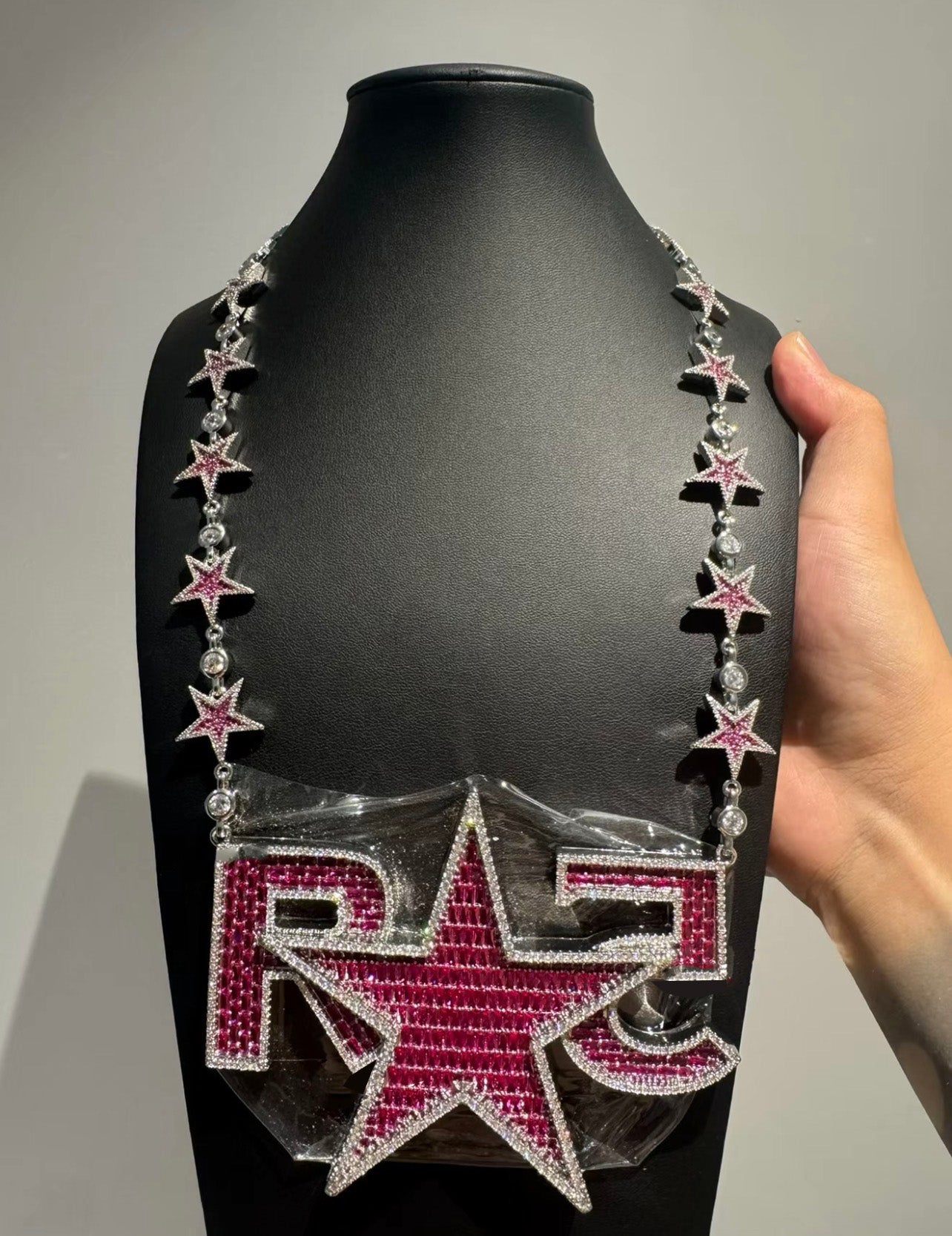 BIG R5 piece with a custom star chain for the opium boss playboicarti yvl jewelry