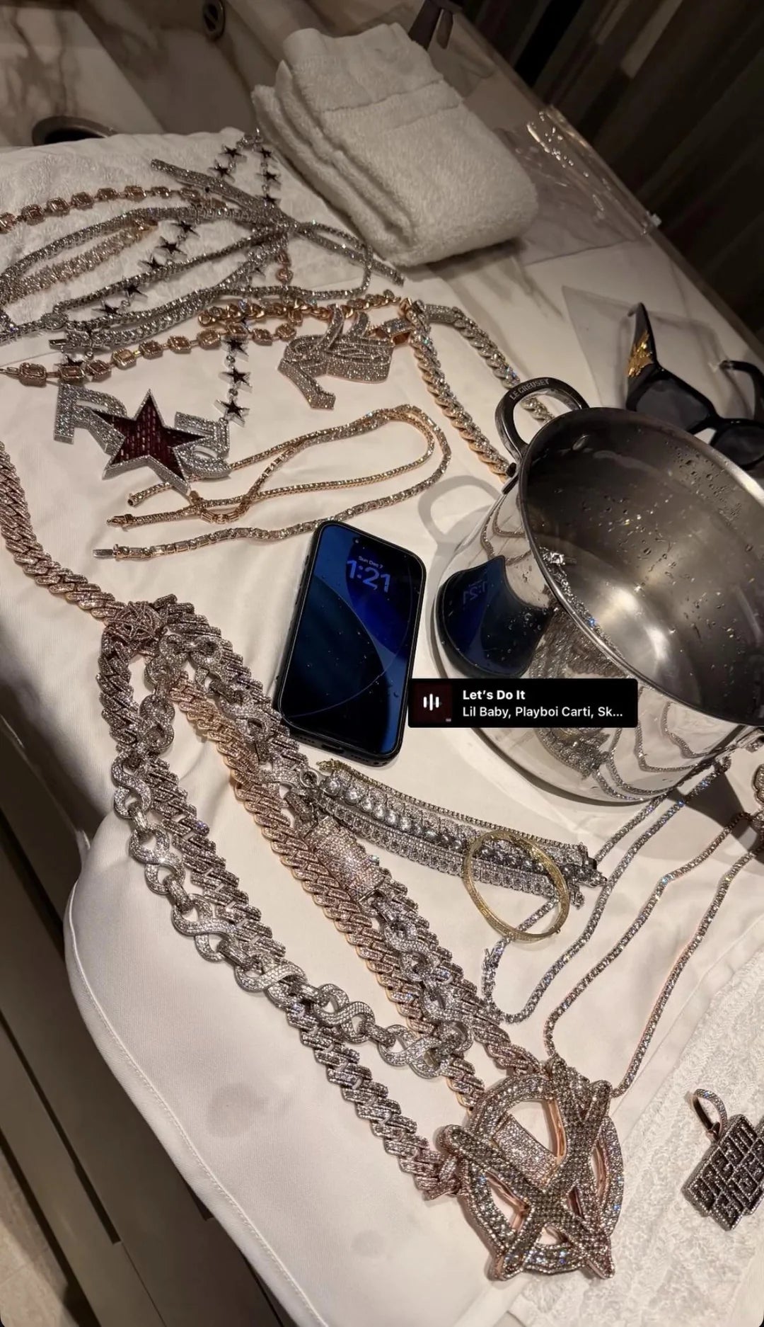BIG R5 piece with a custom star chain for the opium boss playboi carti yvl jewelry