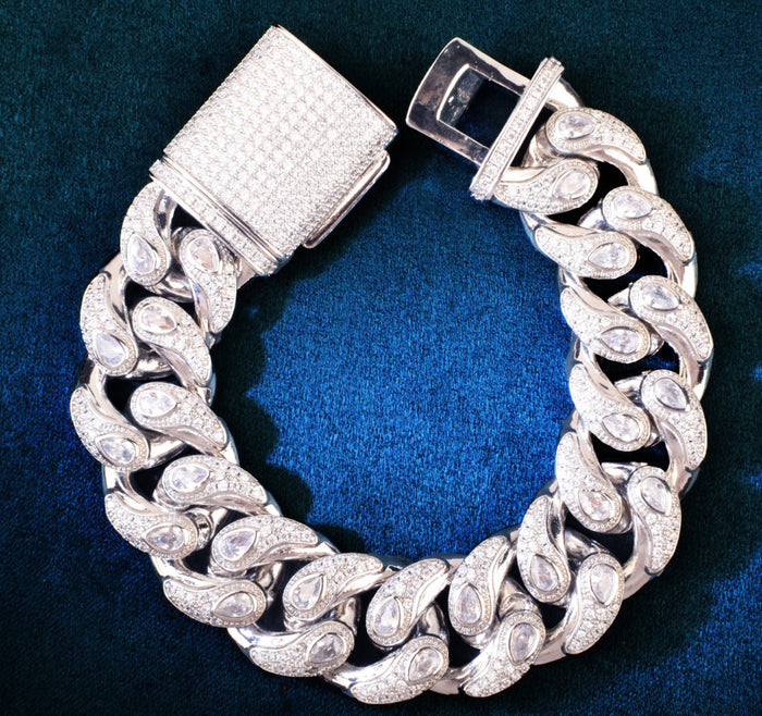 fully iced bandana cuban links diamond necklace chain blueface rapper custom jewelers Avianne