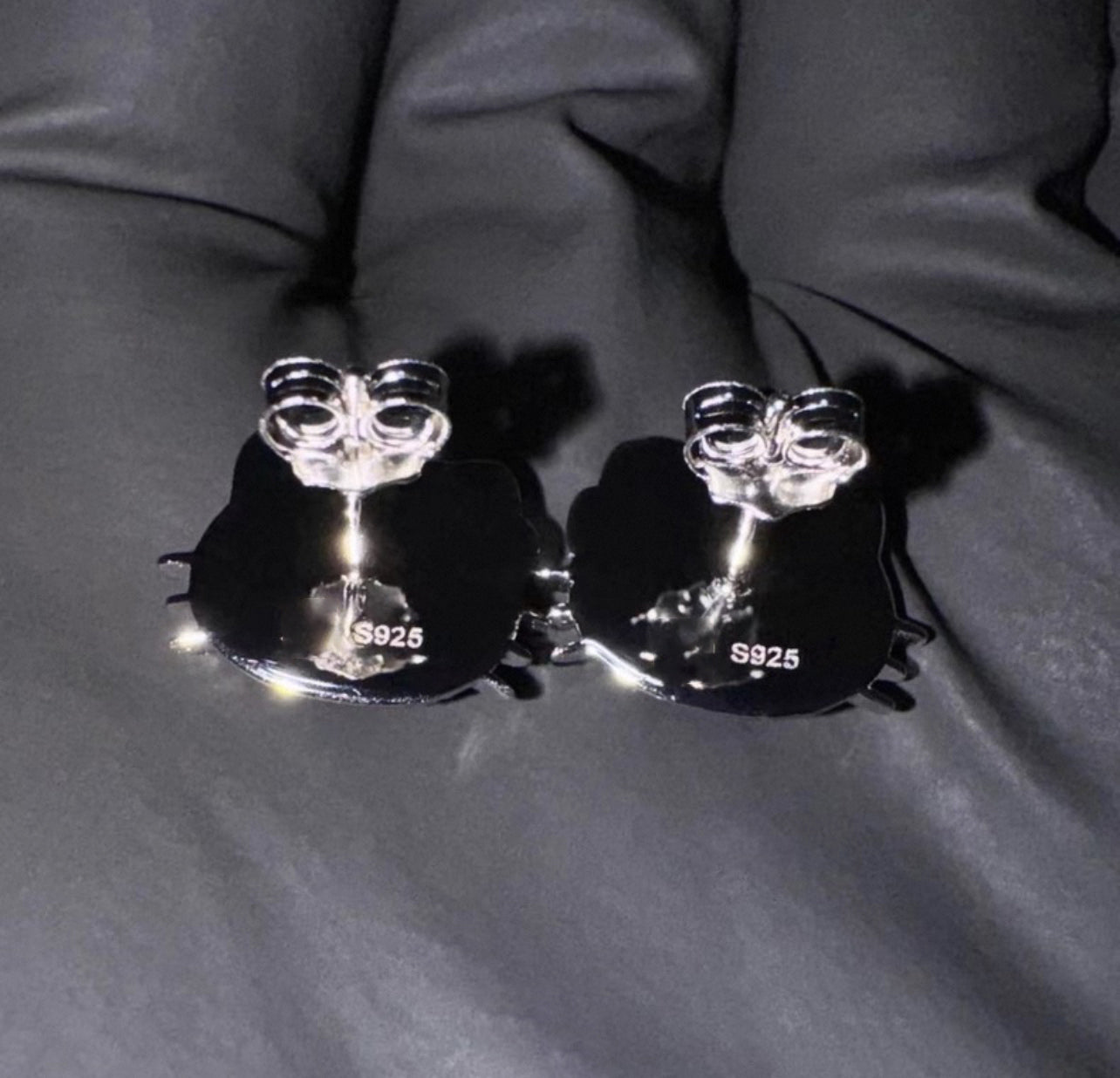 custom gdragon GD hello kitty stud earring diamond red Sanrio HELLO KITTY diamond peaceminusone fully iced stud earring benballer ifandco kylie jenner travis cardi b