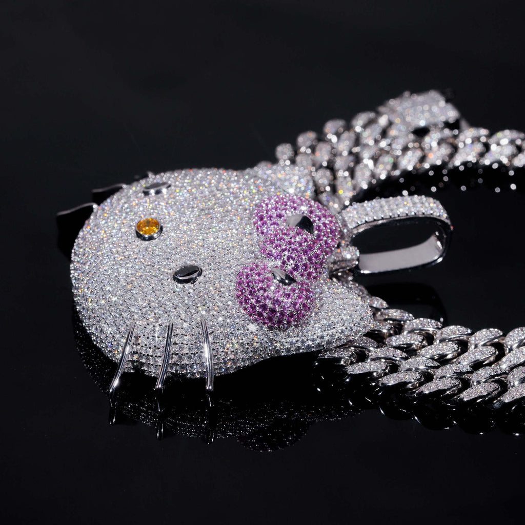 Back in the Fab Lane. Kimora Lee Simmons Sanrio hello kitty diamond necklace 
