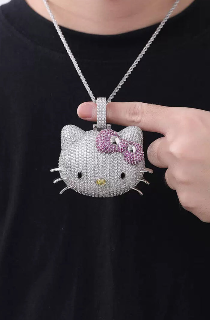 Back in the Fab Lane. Kimora Lee Simmons Sanrio hello kitty diamond necklace 