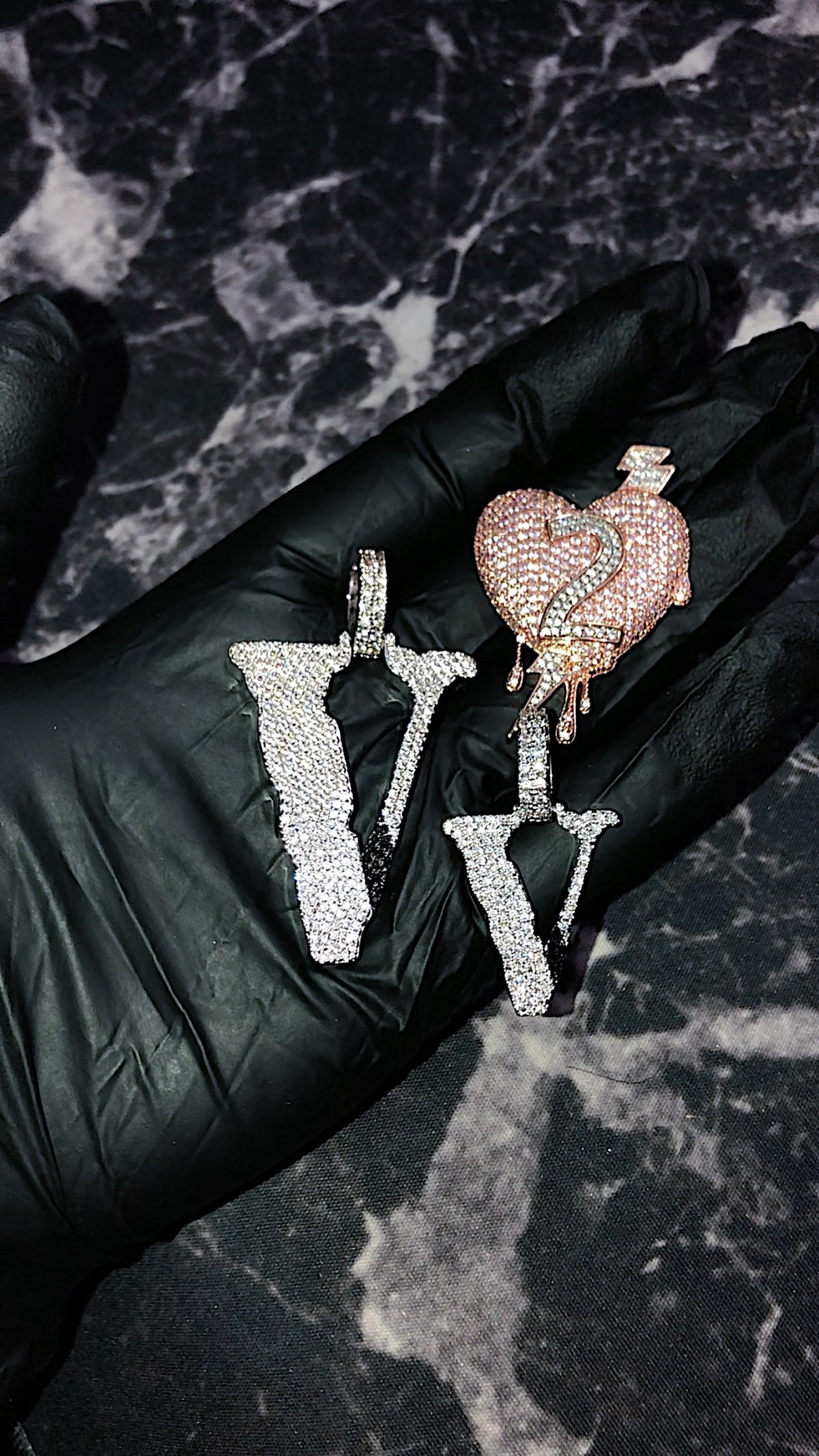 lil uzi VLONE V diamond pendant necklace chain ifadnco playboi carti ian connor 