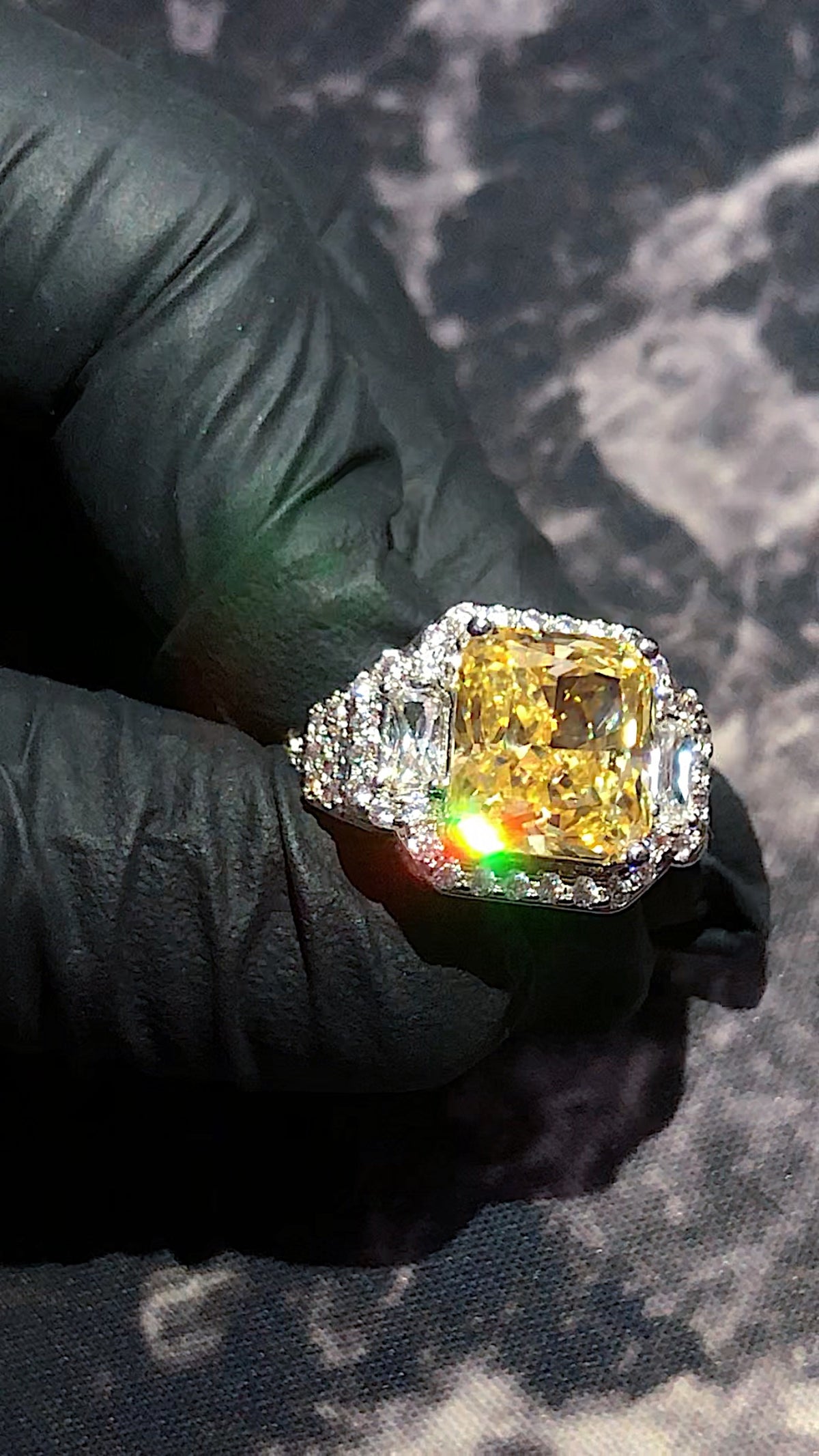 travis scott cactus jack ring free shipping worldwide diamond canary vvs win