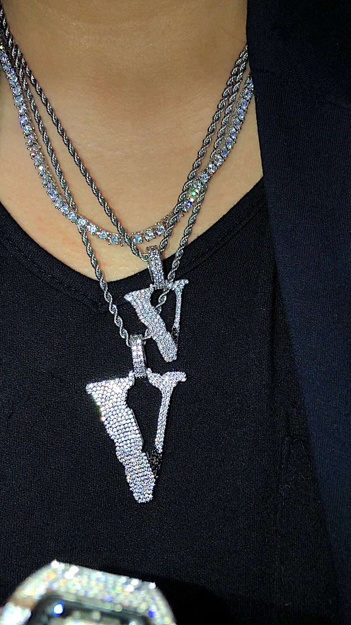 lil uzi VLONE V diamond pendant necklace chain ifadnco playboi carti ian connor 