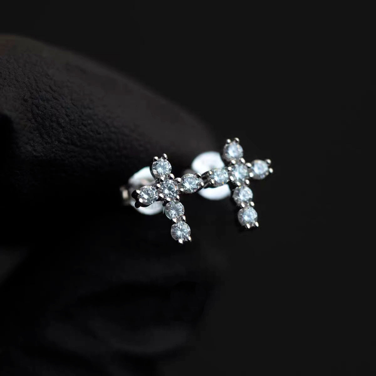 Pico 18k cross stud earring