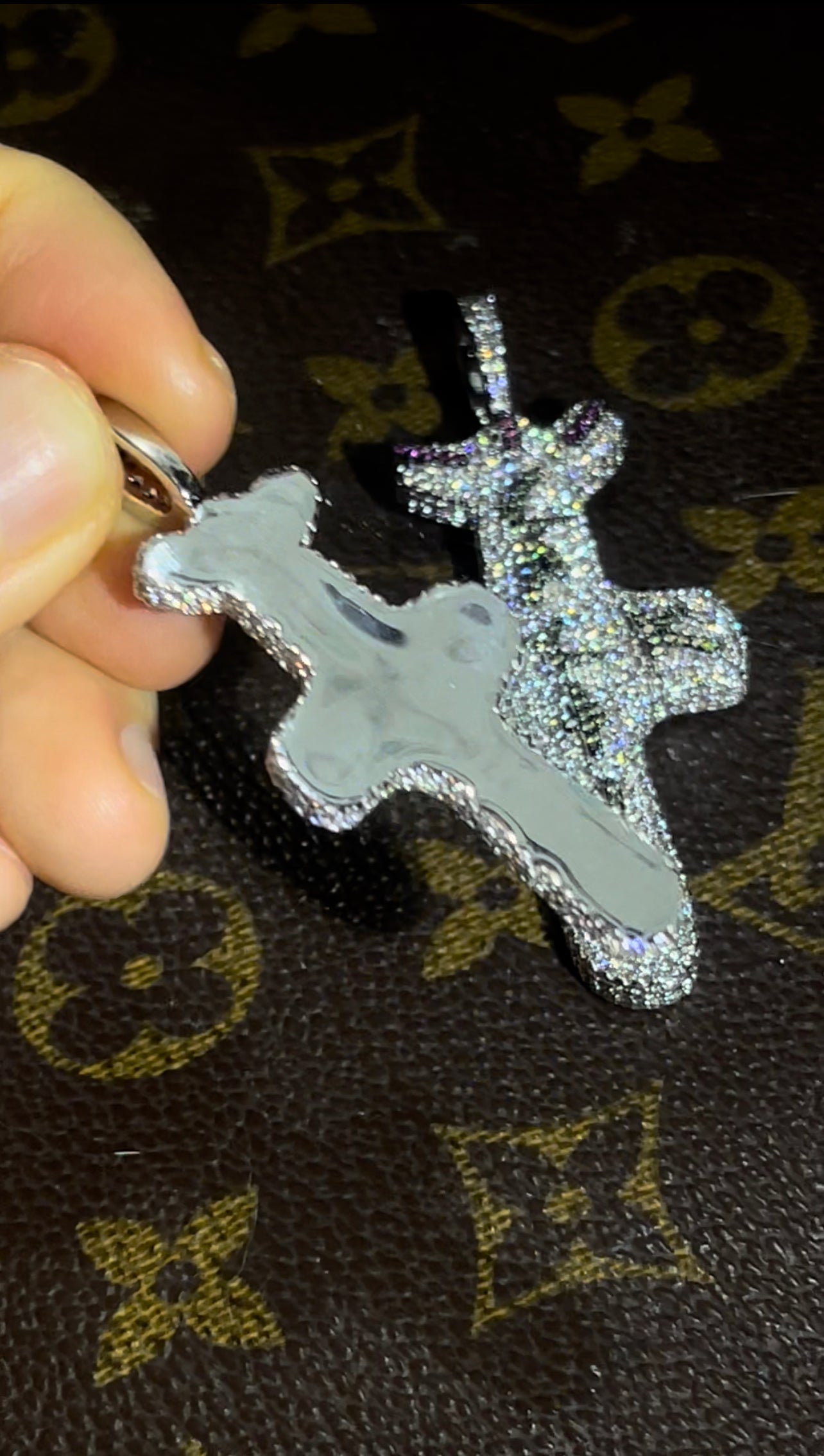 Travis Scott Drops $500k on Iced Out Cactus Jack Chains Travis Scott Gifts His Crew Iced-Out Eliantte &amp; Co Chains