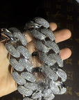 jumbo cuban link 30mm gold miami chain necklace hip hop artist celebrities jewelry jewelers diamonds solid white gold