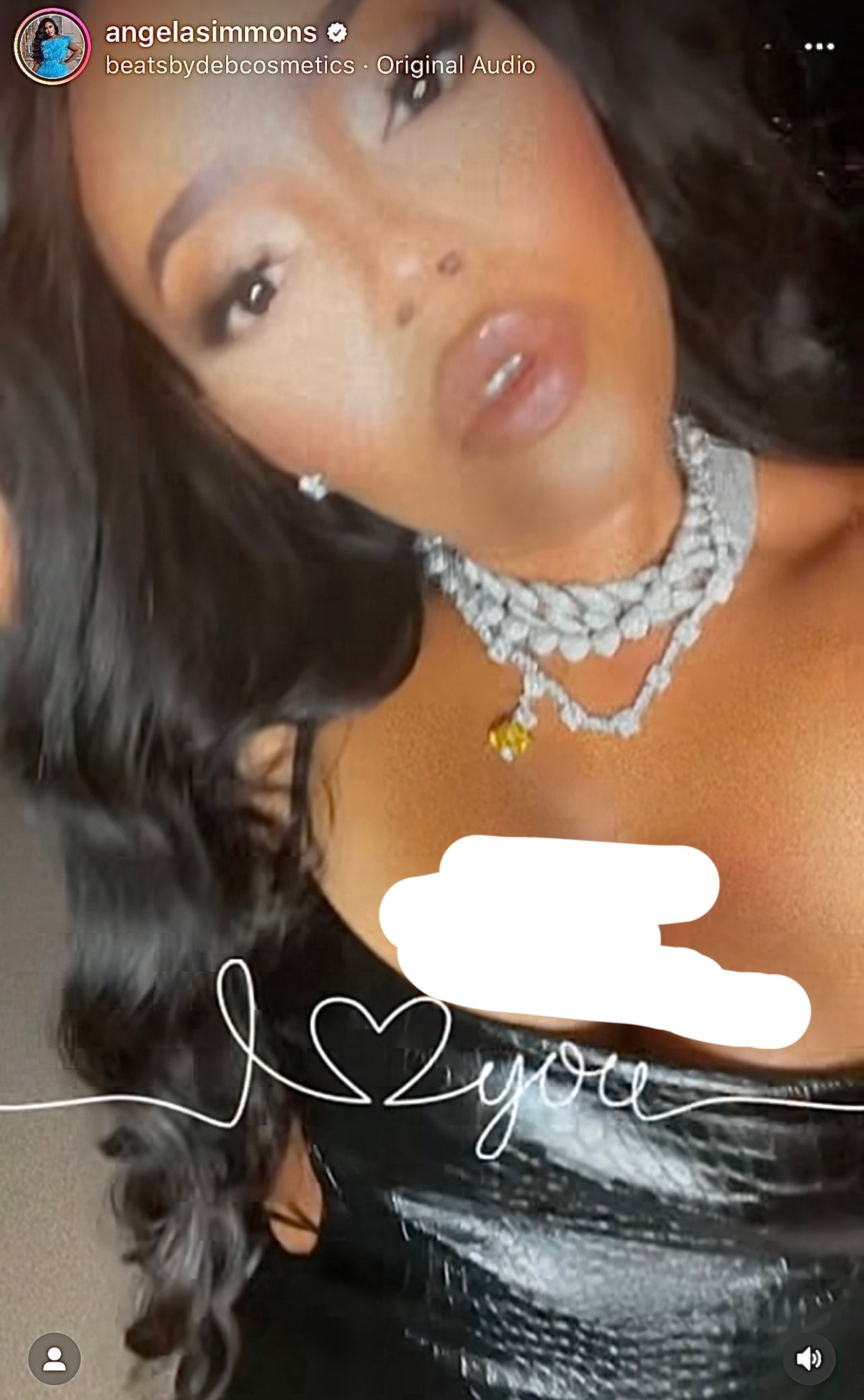 Beyoncé's Tiffany &amp; Co diamond necklace is worth $30 million harpersbazaar.com tiffany yellow diamond necklace beyonce' from The 128-carat yellow diamond was worn by Hepburn during the Breakfast At Tiffany's press tour in 1961, and was seen again on Lady Gaga 
