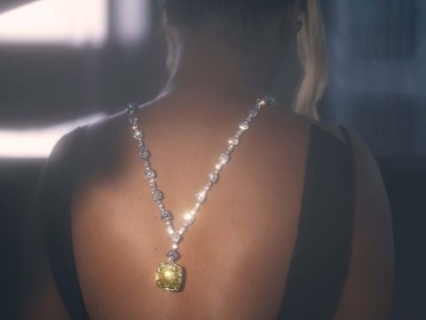 Beyoncé's Tiffany &amp; Co diamond necklace is worth $30 million harpersbazaar.com tiffany yellow diamond necklace beyonce' from The 128-carat yellow diamond was worn by Hepburn during the Breakfast At Tiffany's press tour in 1961, and was seen again on Lady Gaga
