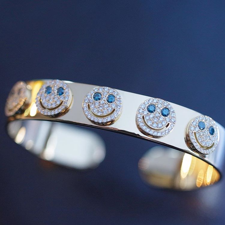 EYEFUNNY smile s bnagle wide smiling face bangle bracelet smiley diamond vvs アイファニー POGGY KIM JONES VIRGIL JBALVIN