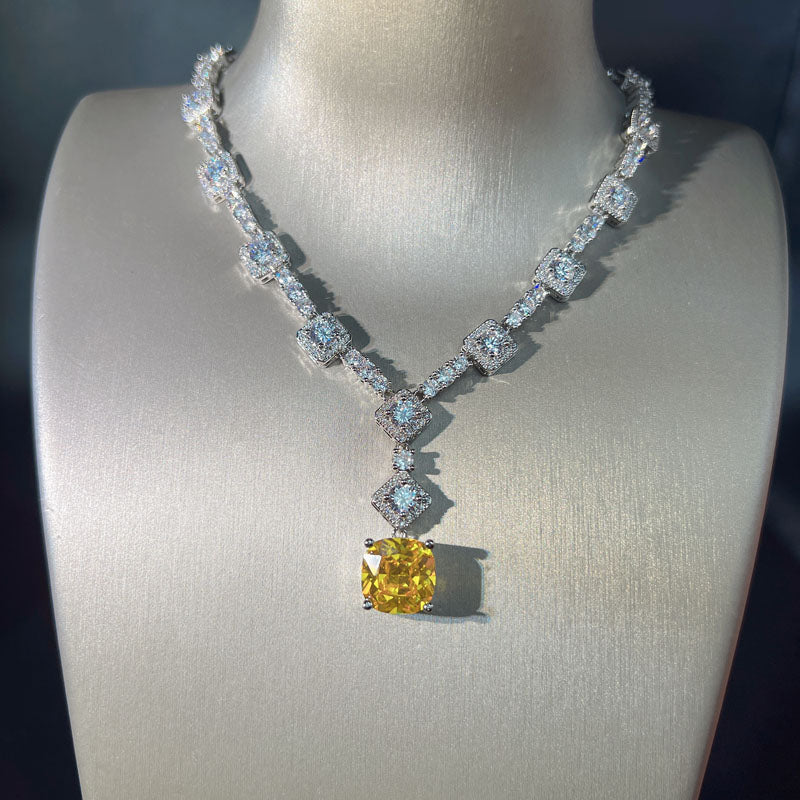 Beyoncé's Tiffany &amp; Co diamond necklace is worth $30 million harpersbazaar.com tiffany yellow diamond necklace beyonce' from The 128-carat yellow diamond was worn by Hepburn during the Breakfast At Tiffany's press tour in 1961, and was seen again on Lady Gaga 