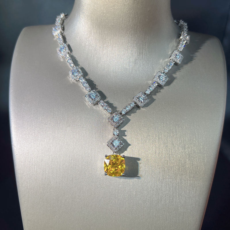Beyoncé's Tiffany & Co diamond necklace is worth $30 million harpersbazaar.com tiffany yellow diamond necklace beyonce' from The 128-carat yellow diamond was worn by Hepburn during the Breakfast At Tiffany's press tour in 1961, and was seen again on Lady Gaga 