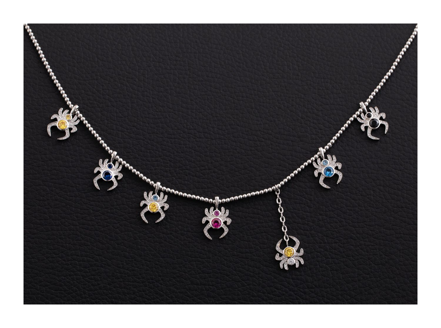 Farfetch Eyefunny diamond spider pendant choker necklace