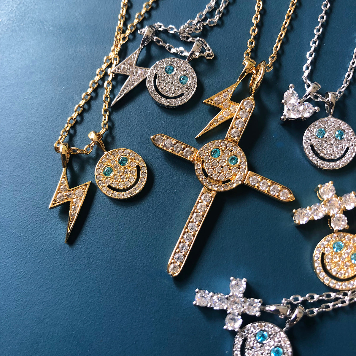 eyefunny smiling face thunder pendant necklace chain diamond jbalvin kim jones clot virgil offwhite