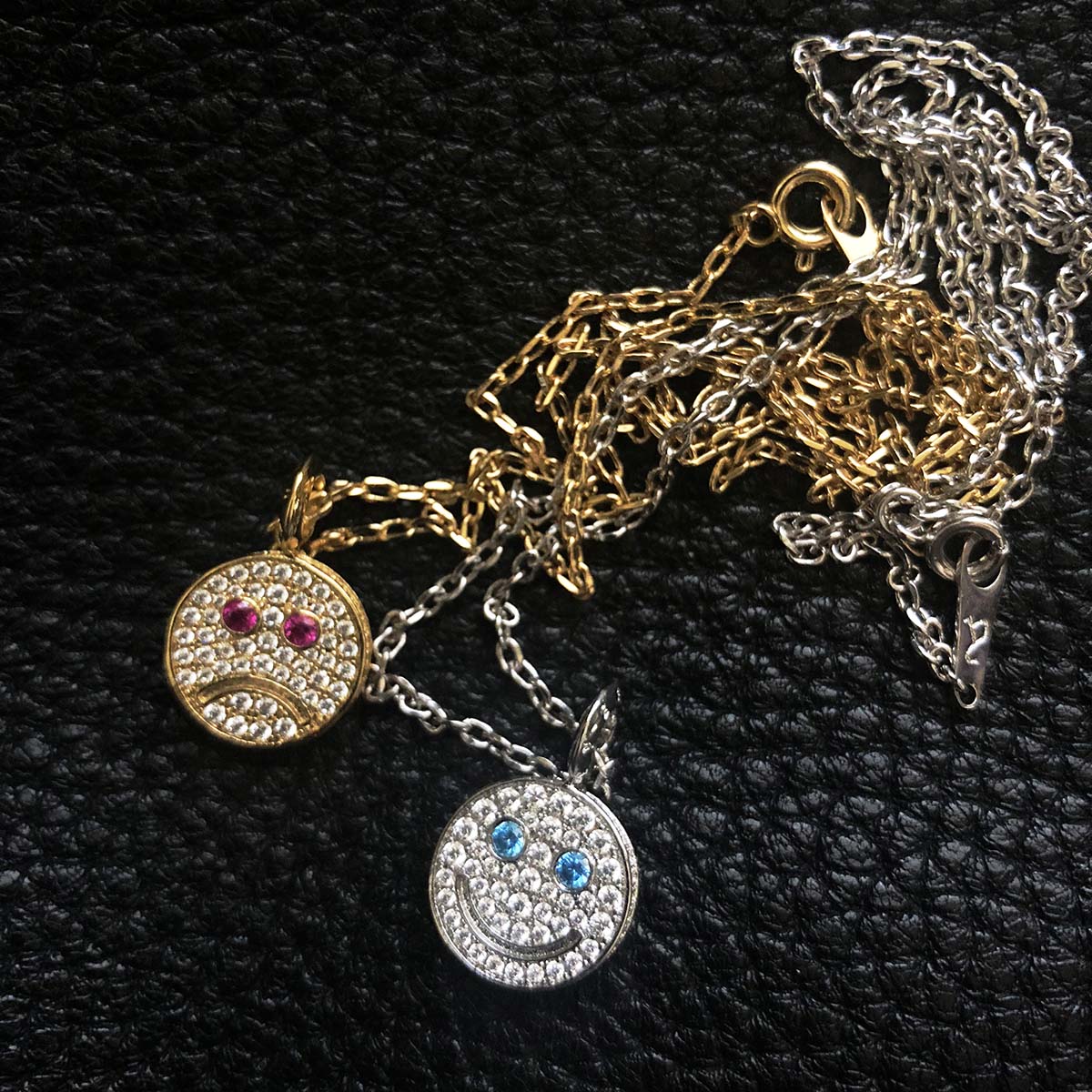 eyefunny smiling face thunder pendant necklace chain diamond jbalvin kim jones clot virgil offwhite