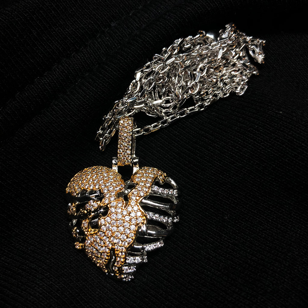 amiri HAND PAINT BROKEN HEART SKELETON NECKLACE pendant necklace chain diamond high fashion jeans