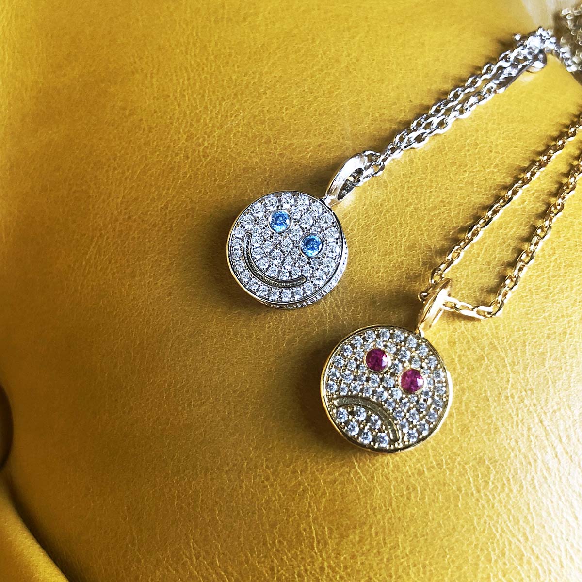 eyefunny smiling face thunder pendant necklace chain diamond jbalvin kim jones clot virgil offwhite