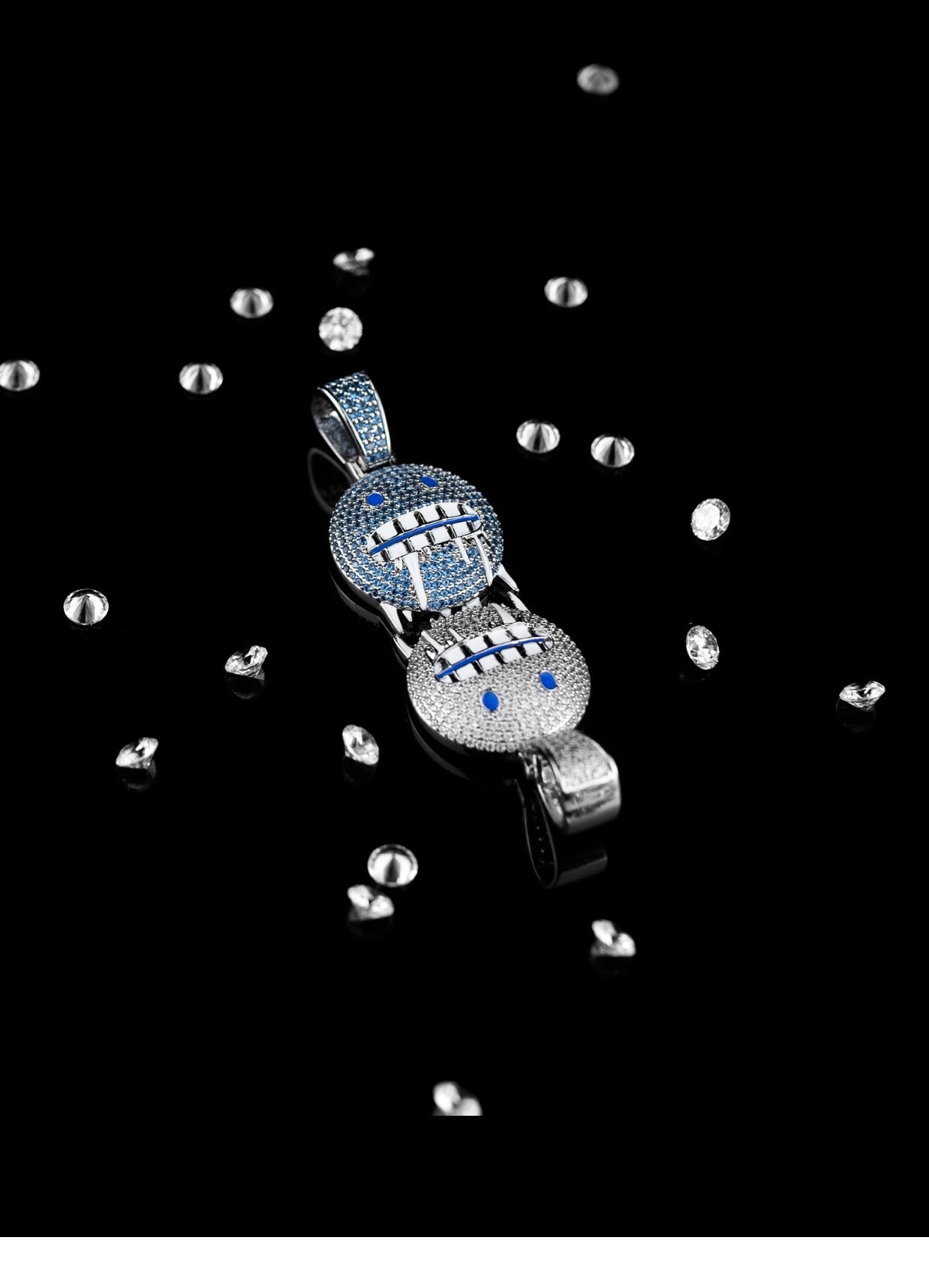 Emoji cold face frozen pendant - Blue – Bijouterie Gonin Emoji cold face frozen pendant - Blue – Bijouterie Gonin