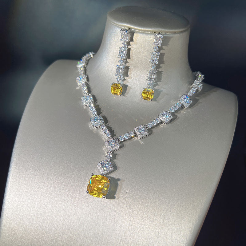 Beyoncé's Tiffany & Co diamond necklace is worth $30 million harpersbazaar.com tiffany yellow diamond necklace beyonce' from The 128-carat yellow diamond was worn by Hepburn during the Breakfast At Tiffany's press tour in 1961, and was seen again on Lady Gaga 