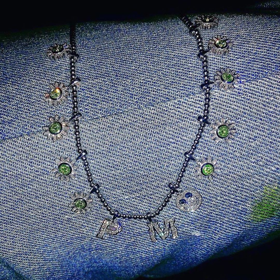 EYEFUNNY diamond daisy smiling face pendant necklace chain gdragon peaceminusone アイファニー POGGY KIM JONES VIRGIL JBALVIN