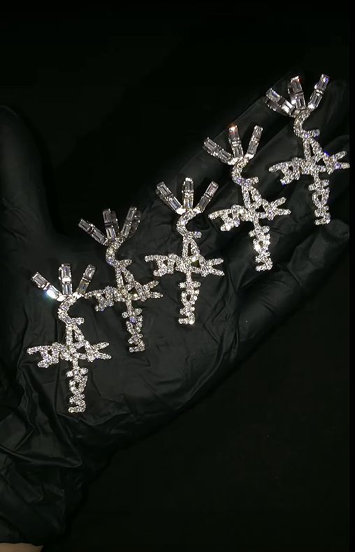 travis scott kylie jenner cactus jack necklace pendant diamond chain stormi