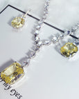 Beyoncé's Tiffany & Co diamond necklace is worth $30 million harpersbazaar.com tiffany yellow diamond necklace beyonce' from The 128-carat yellow diamond was worn by Hepburn during the Breakfast At Tiffany's press tour in 1961, and was seen again on Lady Gaga