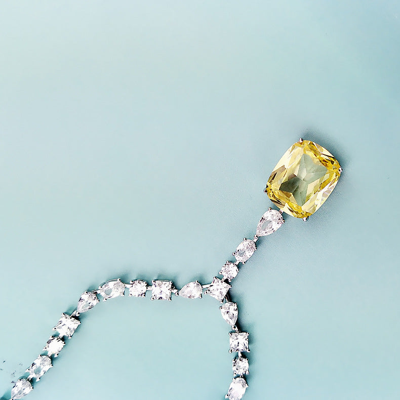 Beyoncé's Tiffany & Co diamond necklace is worth $30 million harpersbazaar.com tiffany yellow diamond necklace beyonce' from The 128-carat yellow diamond was worn by Hepburn during the Breakfast At Tiffany's press tour in 1961, and was seen again on Lady Gaga