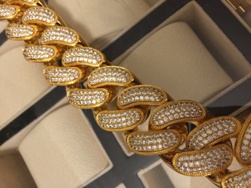Iced out cuban link chain miami jumbo 30mm