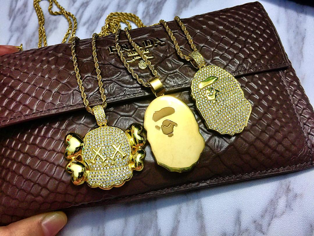 KAWS necklace pendant chain ifandco diamond